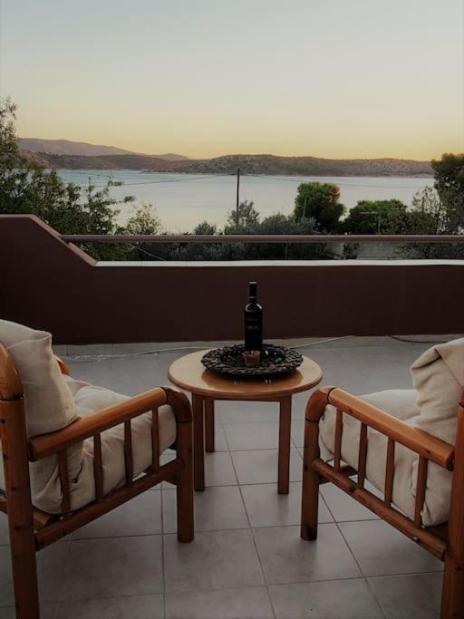 Penthouse Studio Next To The Sea Salamina Exterior photo