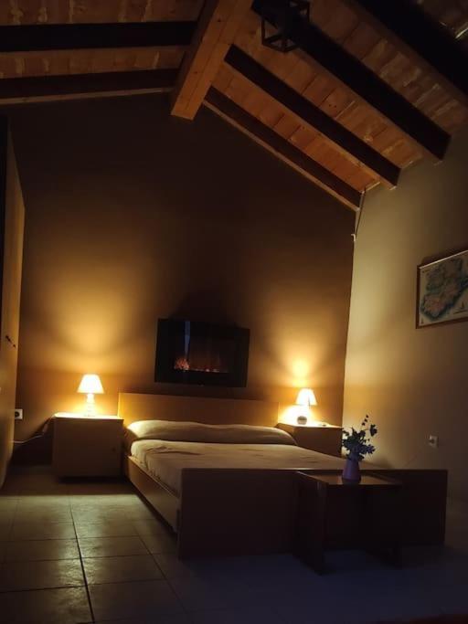 Penthouse Studio Next To The Sea Salamina Exterior photo