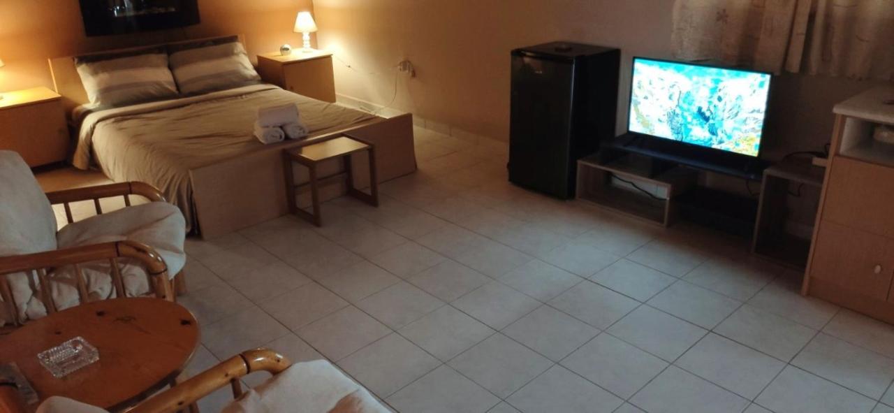 Penthouse Studio Next To The Sea Salamina Exterior photo