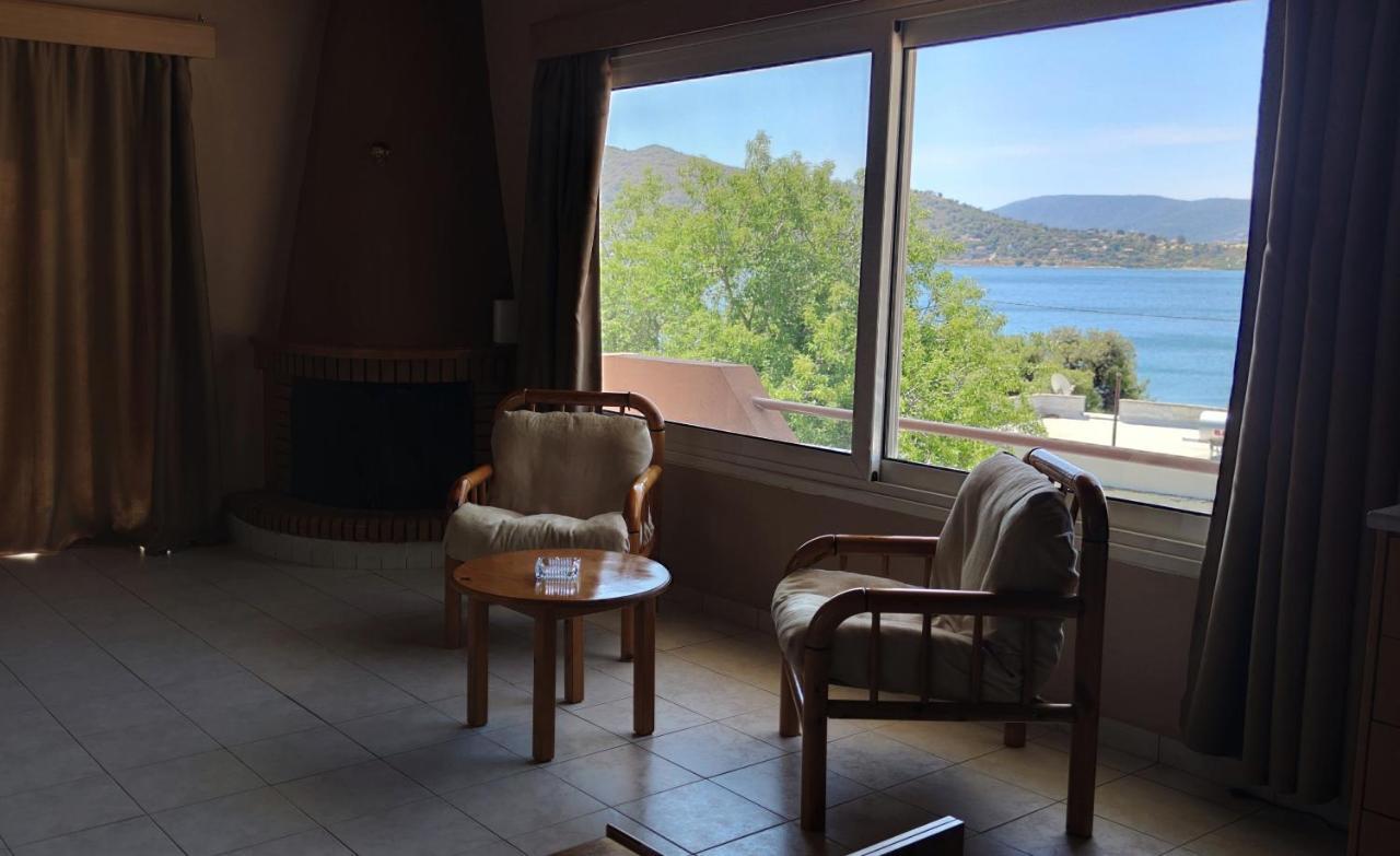 Penthouse Studio Next To The Sea Salamina Exterior photo