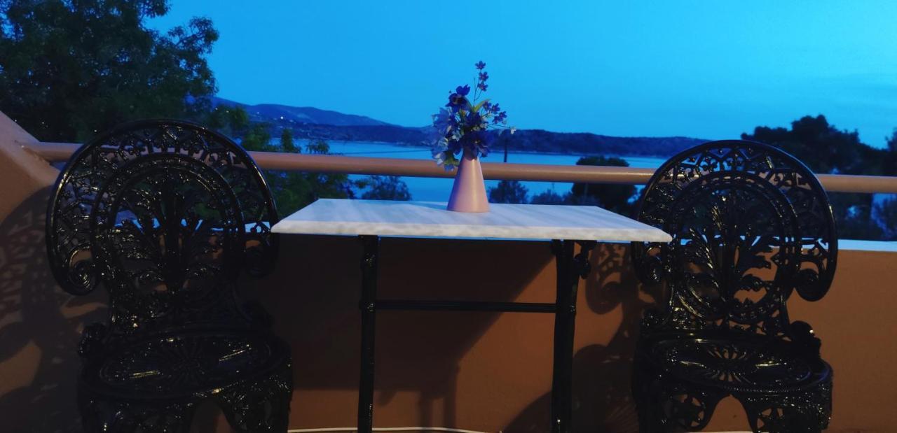 Penthouse Studio Next To The Sea Salamina Exterior photo
