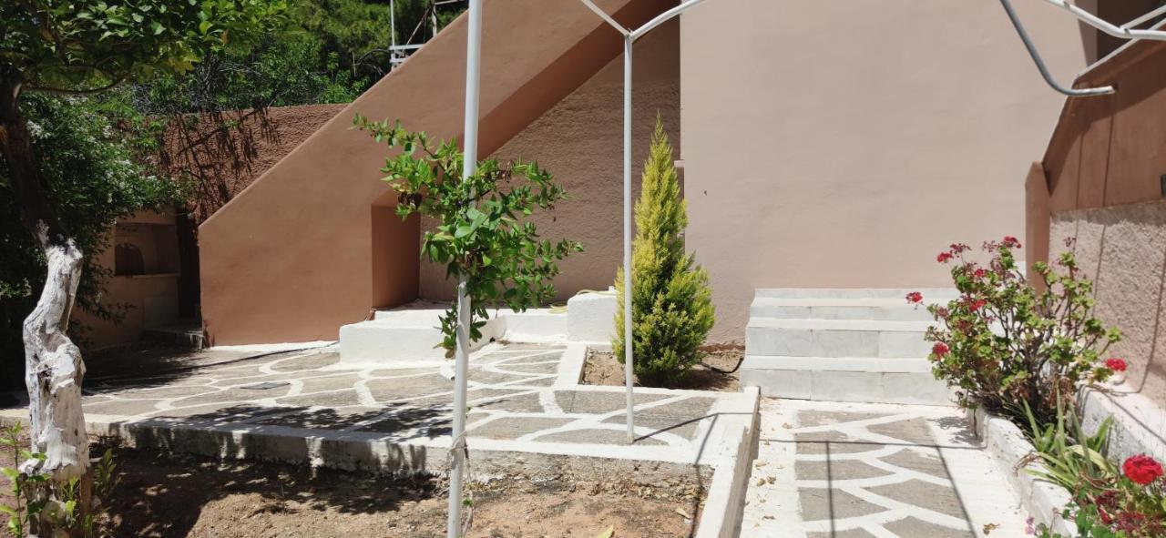 Penthouse Studio Next To The Sea Salamina Exterior photo