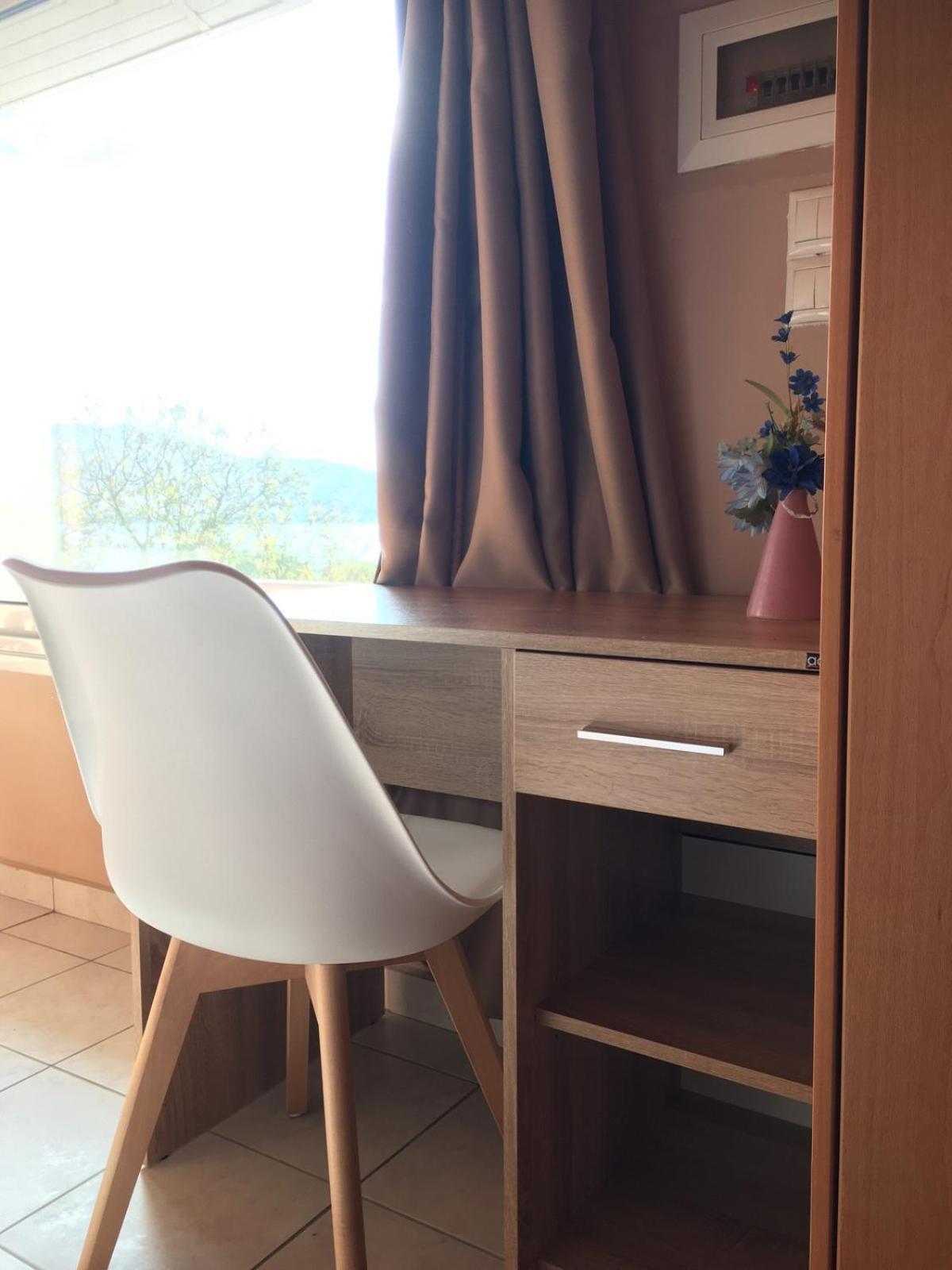 Penthouse Studio Next To The Sea Salamina Exterior photo